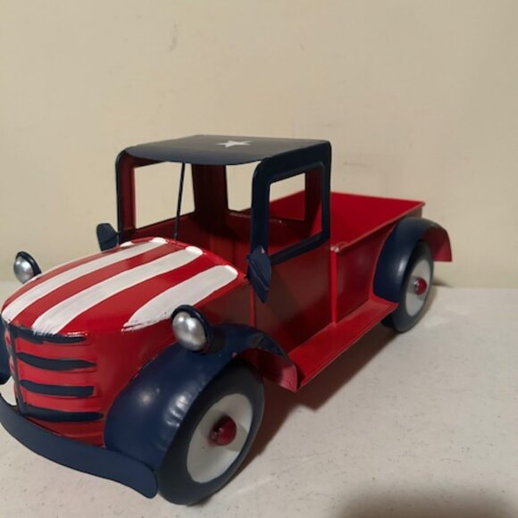 New Americana decorative Truck - Picture 6 of 10
